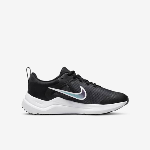 Nike Downshifter 12 Older Straßen Laufschuhe Kinder Schwarz Dunkelgrau Weiß | NK751VAG