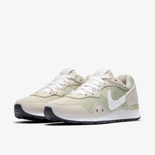 Nike Venture Runner Sneakers Damen Hellbeige Hellbeige Weiß | NK421DCJ