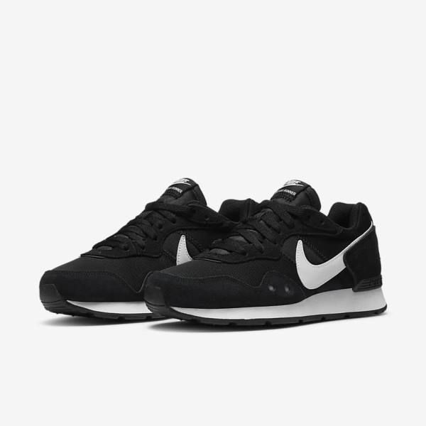 Nike Venture Runner Sneakers Damen Schwarz Weiß | NK385TLF