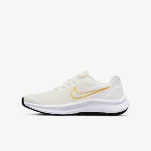 Nike Star Runner 3 Older Straßen Laufschuhe Kinder Weiß Gold Mehrfarbig | NK961AXQ